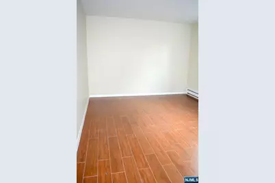 533 Roff Avenue, Palisades Park, NJ 07650 - Photo 13