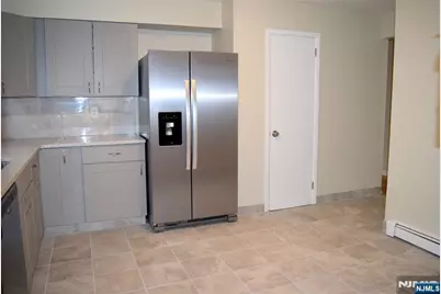 533 Roff Avenue, Palisades Park, NJ 07650 - Photo 5