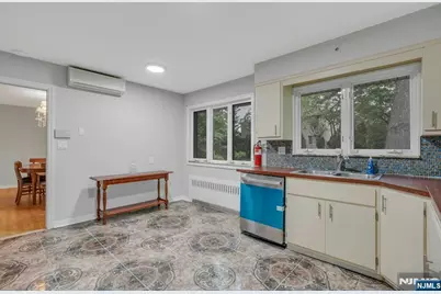 1082 Palisade Avenue, Fort Lee, NJ 07024 - Photo 13