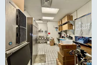 700 Plaza, Secaucus, NJ 07094 - Photo 9