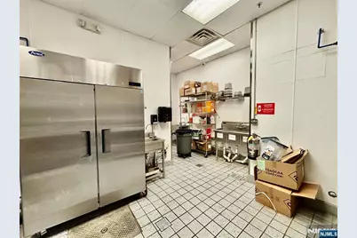 700 Plaza, Secaucus, NJ 07094 - Photo 7