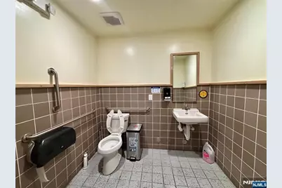 700 Plaza, Secaucus, NJ 07094 - Photo 11