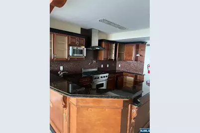 7002 Boulevard East 19A #19A, Guttenberg, NJ 07093 - Photo 9