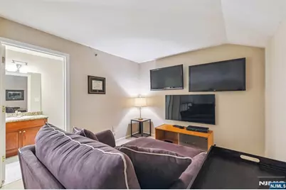 175 Rochelle Avenue 321 #321, Rochelle Park Township, NJ 07662 - Photo 25