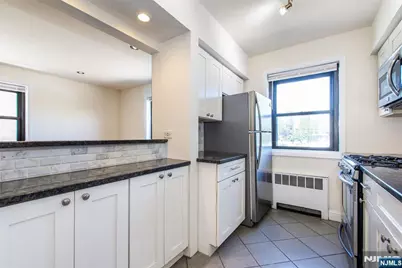 2333 Hudson Terrace A4 #A4, Fort Lee, NJ 07024 - Photo 7