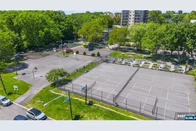 2333 Hudson Terrace A4 #A4, Fort Lee, NJ 07024 - Photo 5