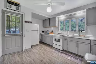 77 Myrtle Ave, Allendale, NJ 07401 - Photo 9