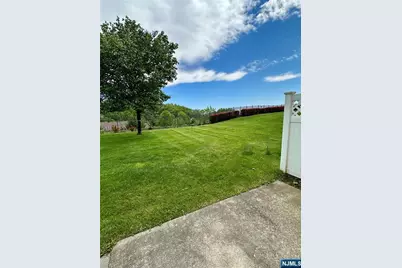 35 Magnolia Way, North Haledon, NJ 07508 - Photo 15