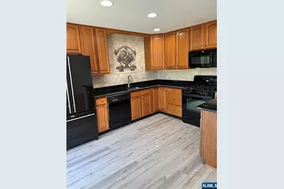 35 Magnolia Way, North Haledon, NJ 07508 - Photo 9