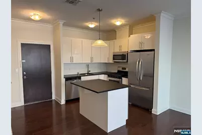 2001 Hudson Terrace 302 #302, Fort Lee, NJ 07024 - Photo 3