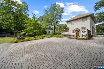 30 Highwood Avenue, Midland Park, NJ 07432 - Photo 35