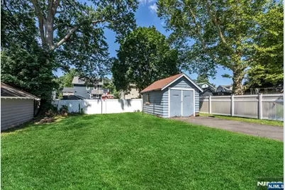 1268 Longfellow Avenue, Teaneck Township, NJ 07666 - Photo 27