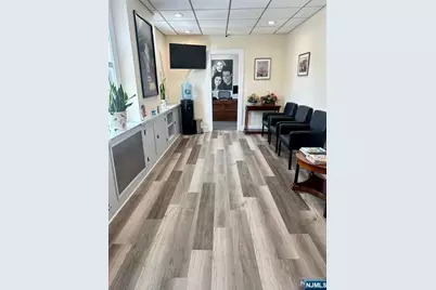 696 Anderson Avenue 2 #2, Cliffside Park, NJ 07010 - Photo 1