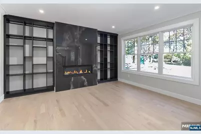 520 Clinton Avenue, Wyckoff Township, NJ 07481 - Photo 5