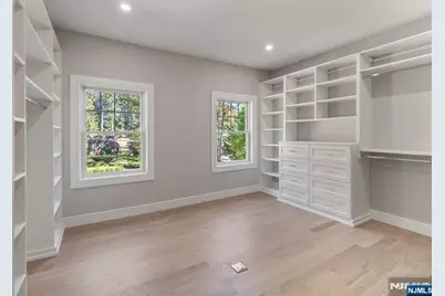 520 Clinton Avenue, Wyckoff Township, NJ 07481 - Photo 27