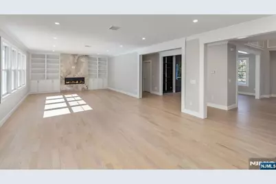 520 Clinton Avenue, Wyckoff Township, NJ 07481 - Photo 11