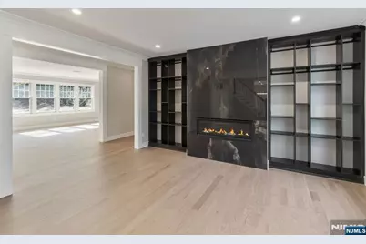 520 Clinton Avenue, Wyckoff Township, NJ 07481 - Photo 5