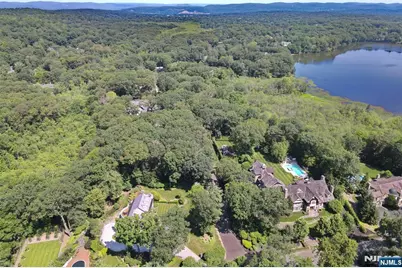 212 Seminole Lane, Franklin Lakes, NJ 07417 - Photo 13