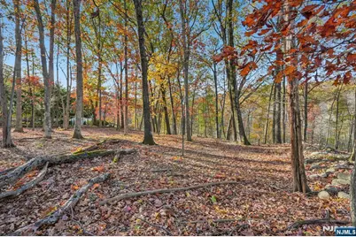 212 Seminole Lane, Franklin Lakes, NJ 07417 - Photo 5