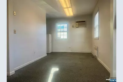 9 Lincoln Avenue 2nd Floor #2nd Floor, Rutherford, NJ 07070 - Photo 5