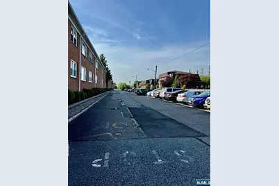 565 Grove B12 #B12, Clifton, NJ 07013 - Photo 3