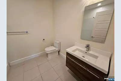 125 W Central Boulevard 306 #306, Palisades Park, NJ 07650 - Photo 5
