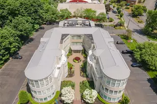 860 Wyckoff Ave, Mahwah, NJ 07430 - Photo 1