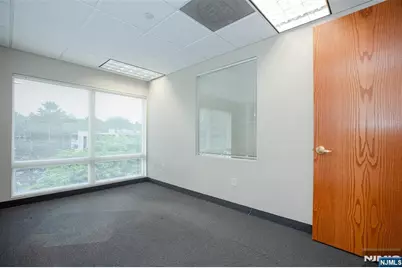 860 Wyckoff Avenue, Mahwah, NJ 07430 - Photo 23