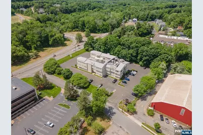 860 Wyckoff Avenue, Mahwah, NJ 07430 - Photo 13