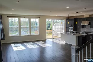 601 Charleston Dr 601, Jamesburg, NJ 08831 - Photo 7