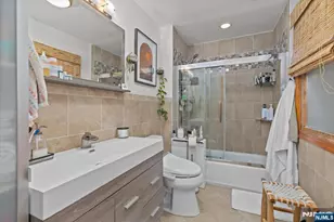 274 Warren St, Lyndhurst Township, NJ 07071 - Photo 19