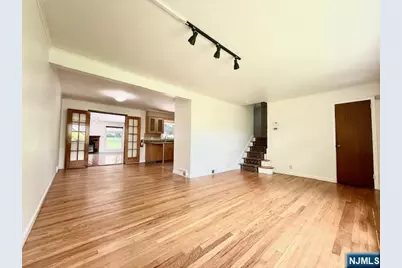 920 E Lawn Drive, Teaneck Township, NJ 07666 - Photo 5