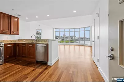 8100 River Road 613 #613, North Bergen, NJ 07047 - Photo 5