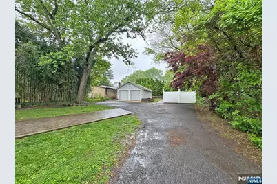 585 Bloomfield Avenue, Nutley, NJ 07110 - Photo 17