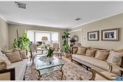 394 James Woods Court, New Milford, NJ 07646 - Photo 9