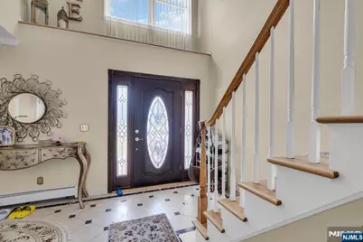 394 James Woods Court, New Milford, NJ 07646 - Photo 7