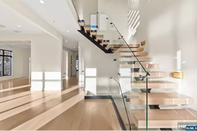 61 Edgewater Road, Cliffside Park, NJ 07010 - Photo 9