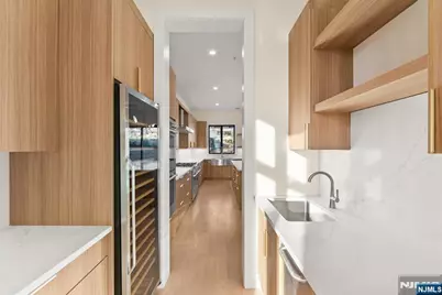 61 Edgewater Road, Cliffside Park, NJ 07010 - Photo 23