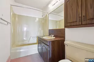 555 North Ave 25K, Fort Lee, NJ 07024 - Photo 17