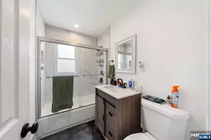 25 Evelyn Ct, Maplewood, NJ 07040 - Photo 15