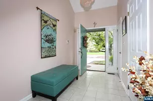 609 Glasmere Road 609, Mahwah, NJ 07430 - Photo 3