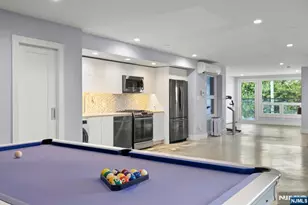 1076 River Rd, Edgewater, NJ 07020 - Photo 11