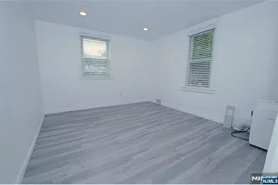 454 Undercliff Avenue, Edgewater, NJ 07020 - Photo 11
