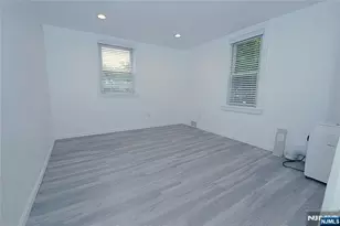 454 Undercliff Ave, Edgewater, NJ 07020 - Photo 11