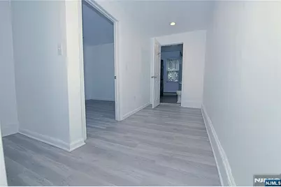 454 Undercliff Avenue, Edgewater, NJ 07020 - Photo 9