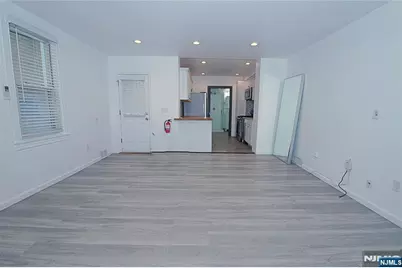 454 Undercliff Avenue, Edgewater, NJ 07020 - Photo 3