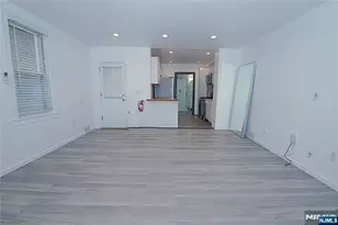 454 Undercliff Ave, Edgewater, NJ 07020 - Photo 3