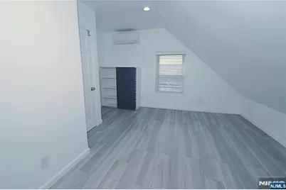 454 Undercliff Avenue, Edgewater, NJ 07020 - Photo 13