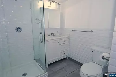 454 Undercliff Avenue, Edgewater, NJ 07020 - Photo 7