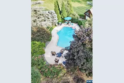 33 Woodfield Lane, Saddle River, NJ 07458 - Photo 5